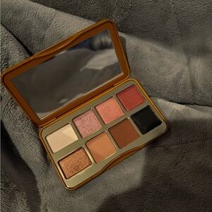 Too faced kitty likes to scratch Eyeshadow Palette with Mirror - Multi-Color